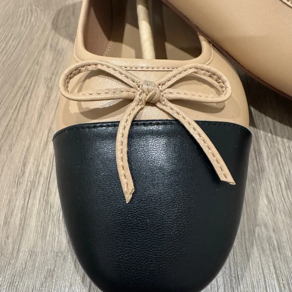 JCrew NEW Classic Two-Tone Ballet Flats in Beige and Black Bow | size 11 - Picture 3 of 11